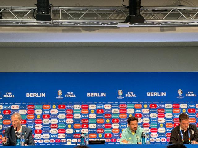 开云体育-德拉富恩特撑起团结旗帜，纳瓦斯静待最后一舞