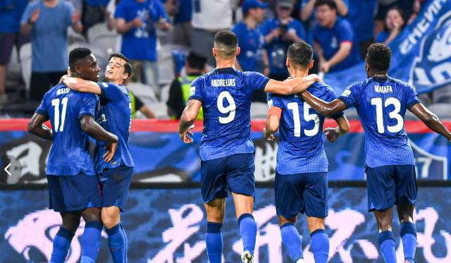 开云体育网站-申花紧咬海港瞄准天王山之战 斯卢茨基继续抢开局