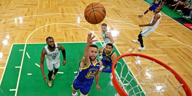 开云体育-【圆桌】库里挤进历史前10？距离GOAT讨论还多远？