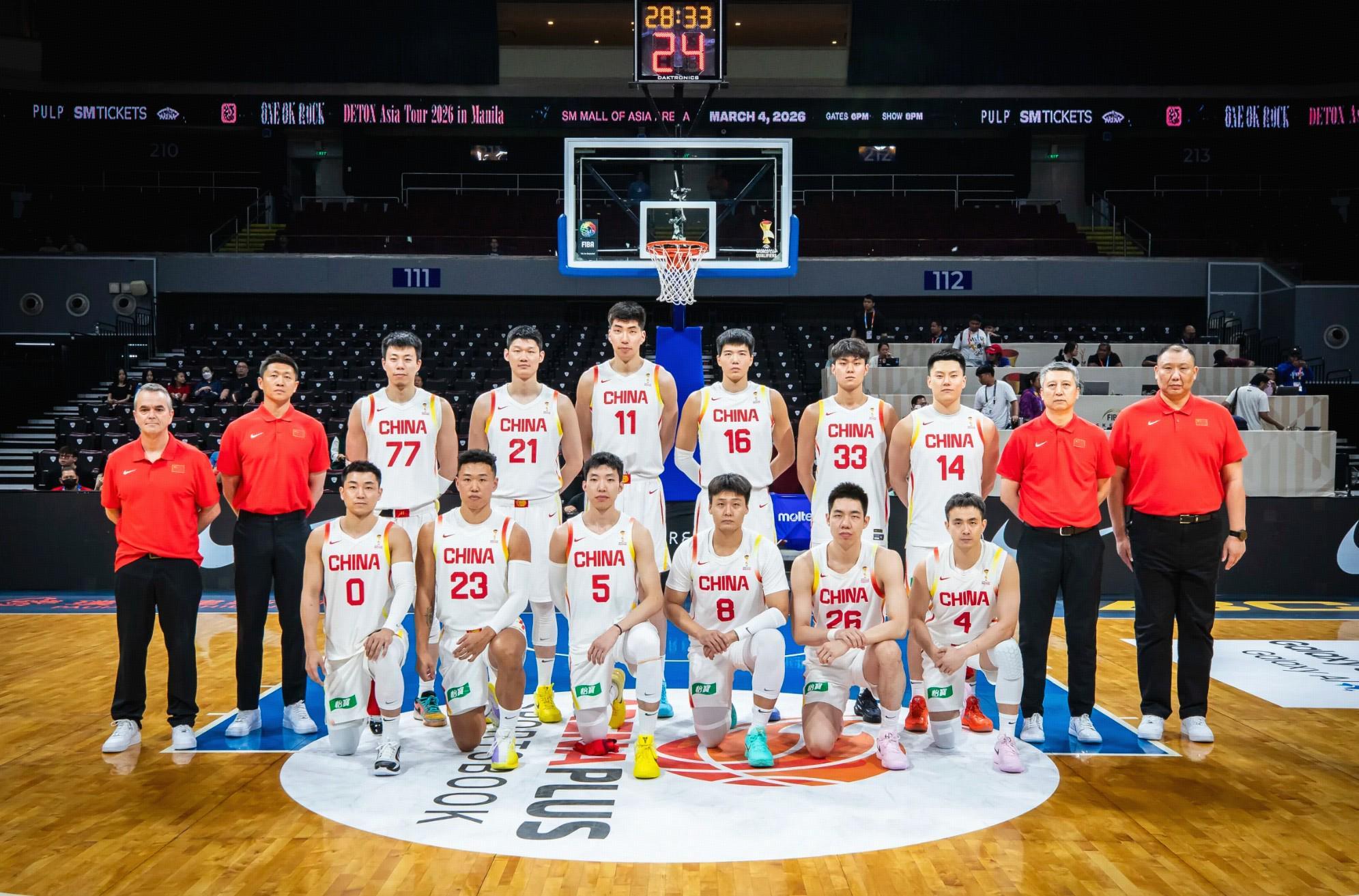 开云体育-焦泊乔登场30秒,中国男篮上半场12人全部轮换登场