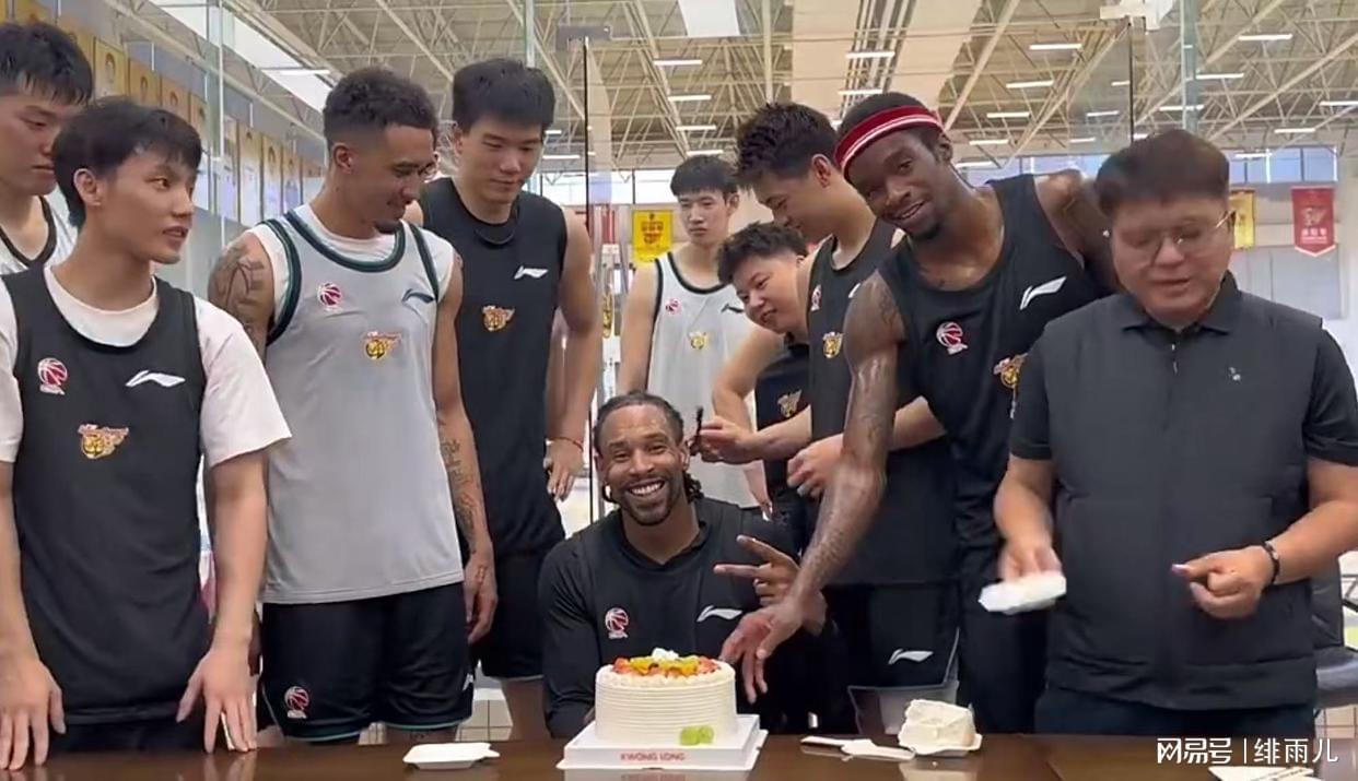 开云体育-广东队最新消息！杜锋保不住萨林杰，朱芳雨瞄准两大新内线！